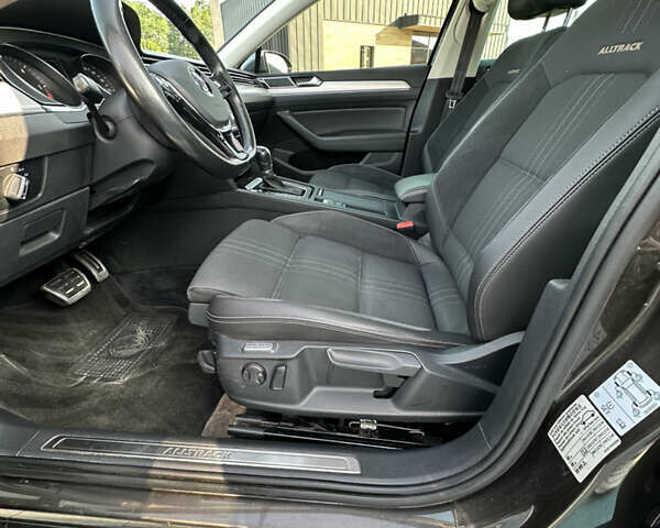 Коричневый Фольксваген Пассат, объемом двигателя 1.97 л и пробегом 298 тыс. км за 17300 $, фото 10 на Automoto.ua