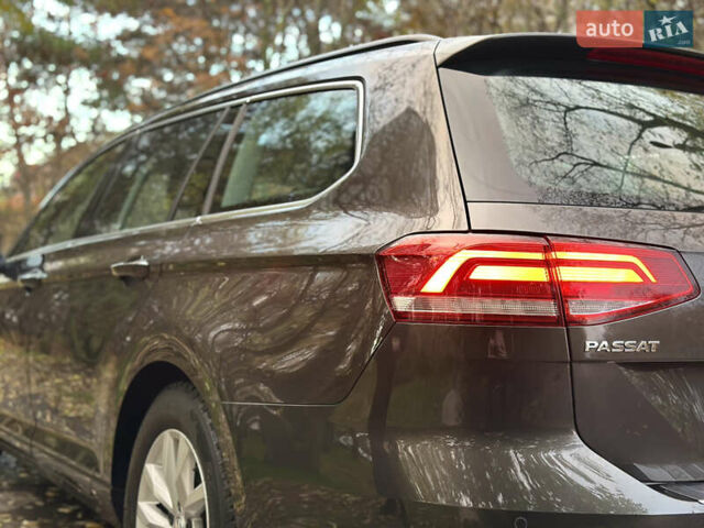 Коричневий Фольксваген Пассат, об'ємом двигуна 1.6 л та пробігом 275 тис. км за 12499 $, фото 8 на Automoto.ua