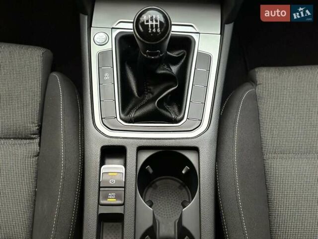 Коричневий Фольксваген Пассат, об'ємом двигуна 1.6 л та пробігом 276 тис. км за 12900 $, фото 18 на Automoto.ua