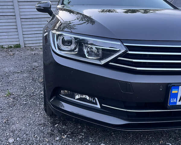 Коричневый Фольксваген Пассат, объемом двигателя 2 л и пробегом 238 тыс. км за 16800 $, фото 3 на Automoto.ua