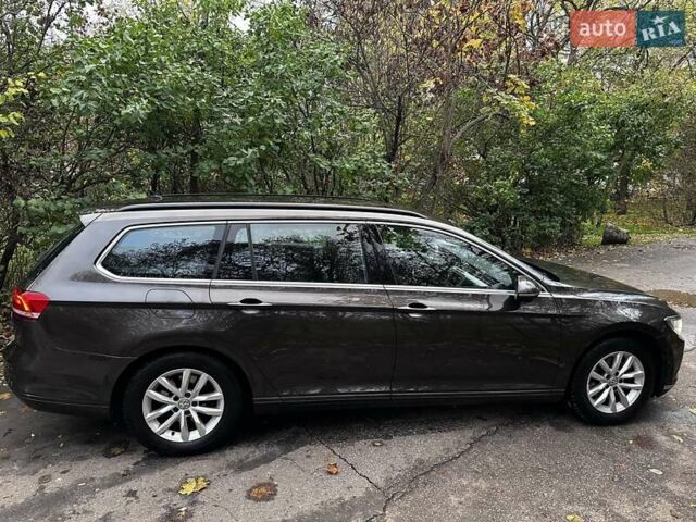 Коричневий Фольксваген Пассат, об'ємом двигуна 1.6 л та пробігом 276 тис. км за 12900 $, фото 5 на Automoto.ua