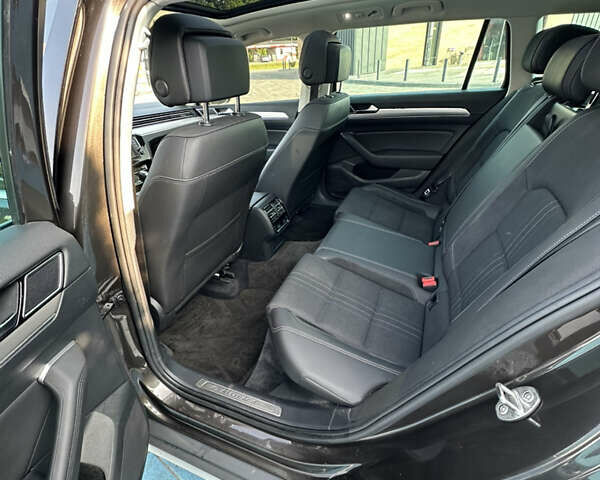 Коричневый Фольксваген Пассат, объемом двигателя 1.97 л и пробегом 298 тыс. км за 17300 $, фото 13 на Automoto.ua