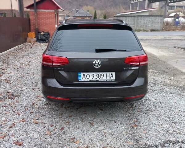 Коричневый Фольксваген Пассат, объемом двигателя 2 л и пробегом 220 тыс. км за 14000 $, фото 1 на Automoto.ua