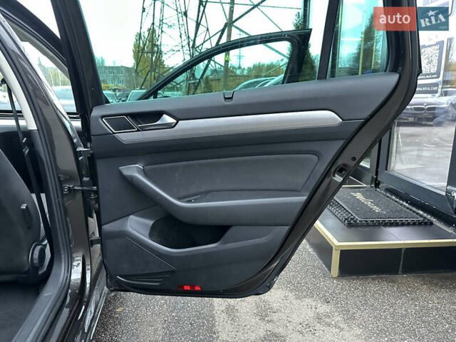 Коричневий Фольксваген Пассат, об'ємом двигуна 1.97 л та пробігом 232 тис. км за 17500 $, фото 21 на Automoto.ua