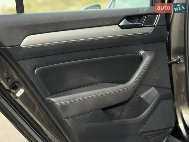 Коричневий Фольксваген Пассат, об'ємом двигуна 2 л та пробігом 168 тис. км за 21800 $, фото 103 на Automoto.ua