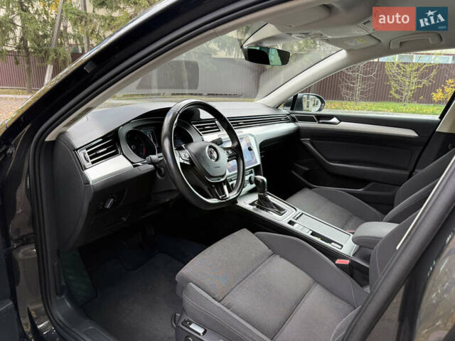 Коричневий Фольксваген Пассат, об'ємом двигуна 2 л та пробігом 220 тис. км за 16600 $, фото 12 на Automoto.ua