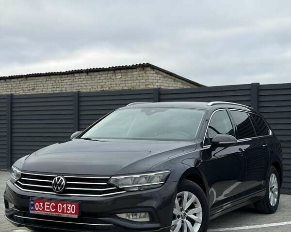 Коричневий Фольксваген Пассат, об'ємом двигуна 2 л та пробігом 205 тис. км за 17999 $, фото 1 на Automoto.ua