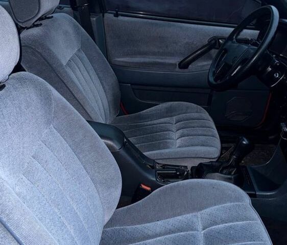 Красный Фольксваген Пассат, объемом двигателя 2 л и пробегом 200 тыс. км за 1750 $, фото 6 на Automoto.ua