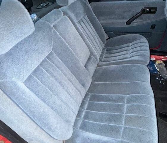 Красный Фольксваген Пассат, объемом двигателя 2 л и пробегом 200 тыс. км за 1750 $, фото 7 на Automoto.ua