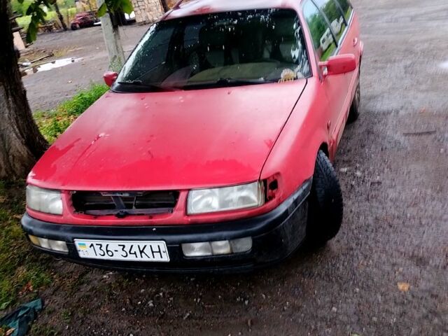 Красный Фольксваген Пассат, объемом двигателя 1.9 л и пробегом 385 тыс. км за 1500 $, фото 2 на Automoto.ua