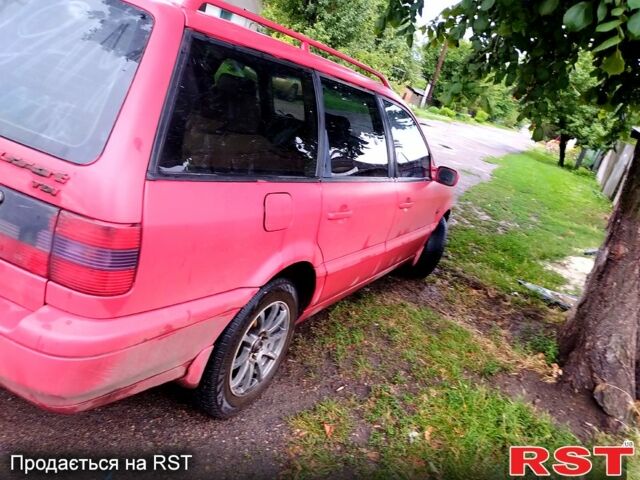 Красный Фольксваген Пассат, объемом двигателя 1.9 л и пробегом 385 тыс. км за 1500 $, фото 7 на Automoto.ua