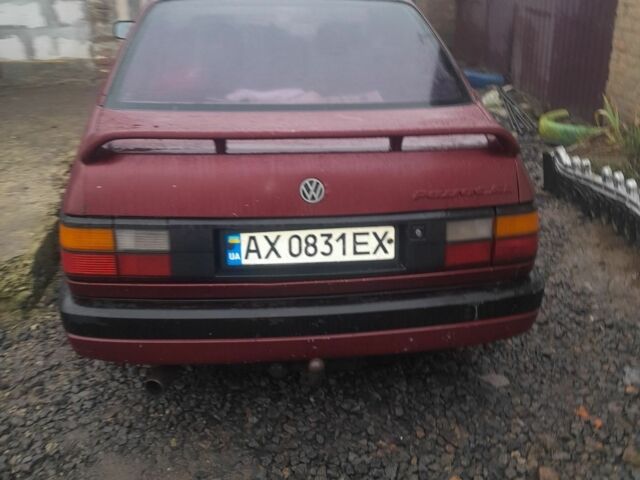 Красный Фольксваген Пассат, объемом двигателя 1.8 л и пробегом 280 тыс. км за 1450 $, фото 1 на Automoto.ua