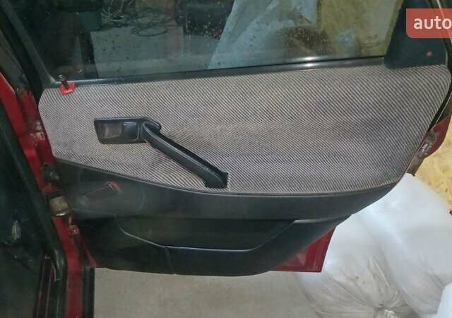 Красный Фольксваген Пассат, объемом двигателя 1.8 л и пробегом 380 тыс. км за 1800 $, фото 18 на Automoto.ua