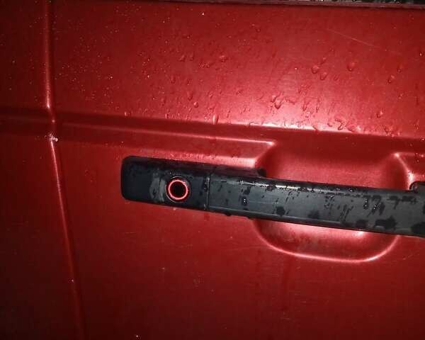 Красный Фольксваген Пассат, объемом двигателя 1.8 л и пробегом 380 тыс. км за 1800 $, фото 11 на Automoto.ua