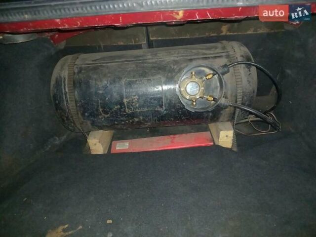 Красный Фольксваген Пассат, объемом двигателя 1.8 л и пробегом 380 тыс. км за 1800 $, фото 5 на Automoto.ua