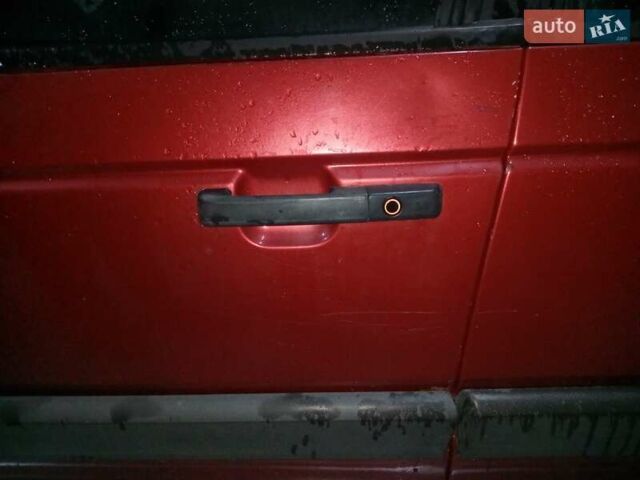 Красный Фольксваген Пассат, объемом двигателя 1.8 л и пробегом 380 тыс. км за 1800 $, фото 14 на Automoto.ua