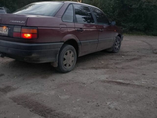 Красный Фольксваген Пассат, объемом двигателя 1.8 л и пробегом 360 тыс. км за 1200 $, фото 3 на Automoto.ua