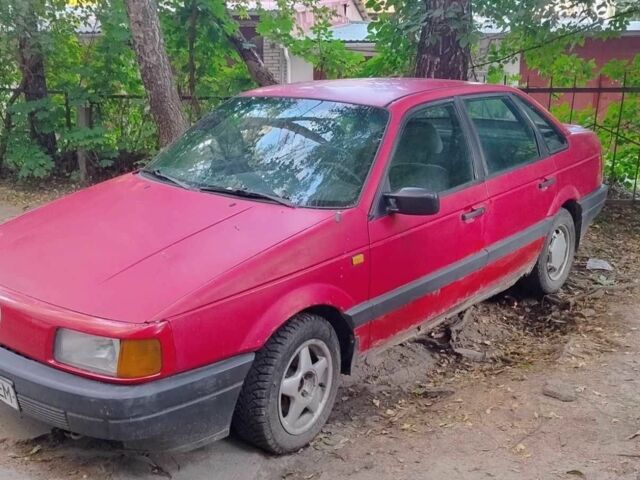 Красный Фольксваген Пассат, объемом двигателя 1.8 л и пробегом 590 тыс. км за 1200 $, фото 2 на Automoto.ua