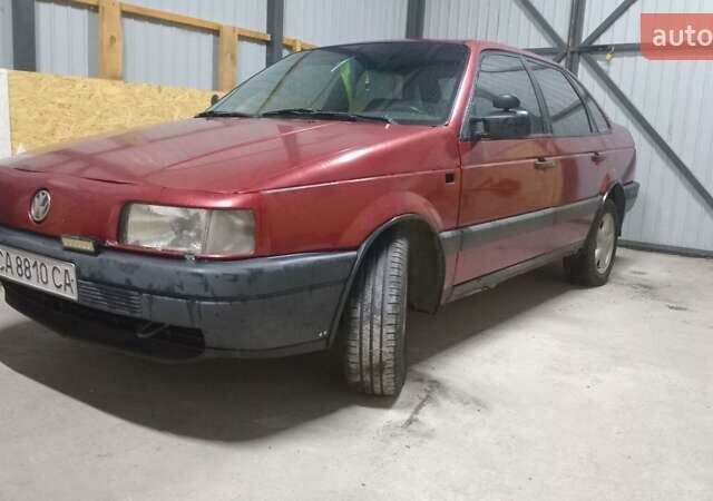 Красный Фольксваген Пассат, объемом двигателя 1.8 л и пробегом 380 тыс. км за 1800 $, фото 4 на Automoto.ua