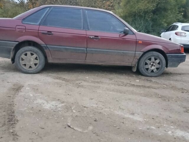 Красный Фольксваген Пассат, объемом двигателя 1.8 л и пробегом 360 тыс. км за 1200 $, фото 2 на Automoto.ua