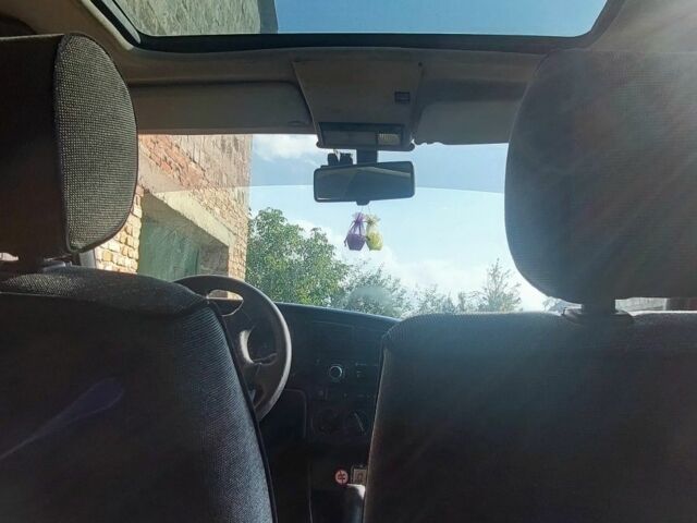 Красный Фольксваген Пассат, объемом двигателя 1.8 л и пробегом 293 тыс. км за 1100 $, фото 4 на Automoto.ua