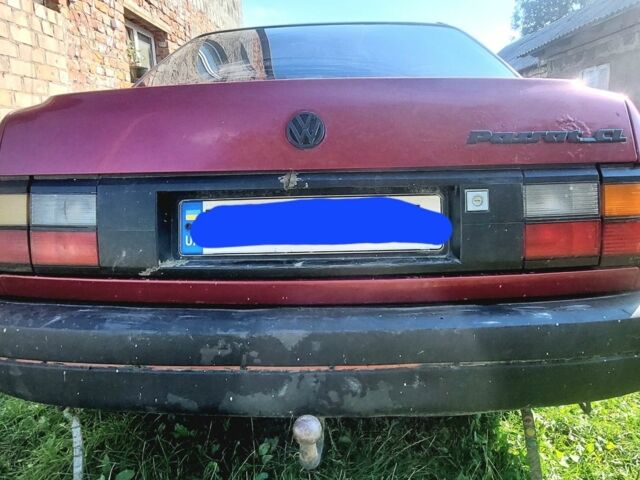 Красный Фольксваген Пассат, объемом двигателя 1.8 л и пробегом 293 тыс. км за 1100 $, фото 2 на Automoto.ua