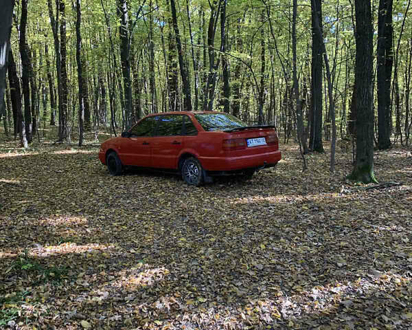 Красный Фольксваген Пассат, объемом двигателя 1.8 л и пробегом 400 тыс. км за 1850 $, фото 2 на Automoto.ua