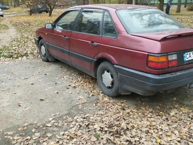 Красный Фольксваген Пассат, объемом двигателя 1 л и пробегом 1 тыс. км за 1550 $, фото 1 на Automoto.ua