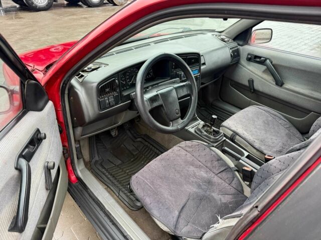 Красный Фольксваген Пассат, объемом двигателя 1.6 л и пробегом 380 тыс. км за 1000 $, фото 9 на Automoto.ua