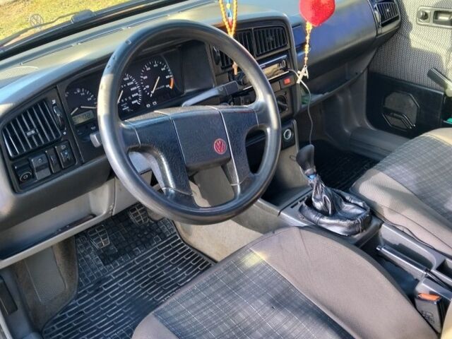 Красный Фольксваген Пассат, объемом двигателя 2 л и пробегом 32 тыс. км за 1600 $, фото 3 на Automoto.ua