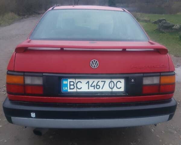 Червоний Фольксваген Пассат, об'ємом двигуна 1.6 л та пробігом 300 тис. км за 1500 $, фото 6 на Automoto.ua