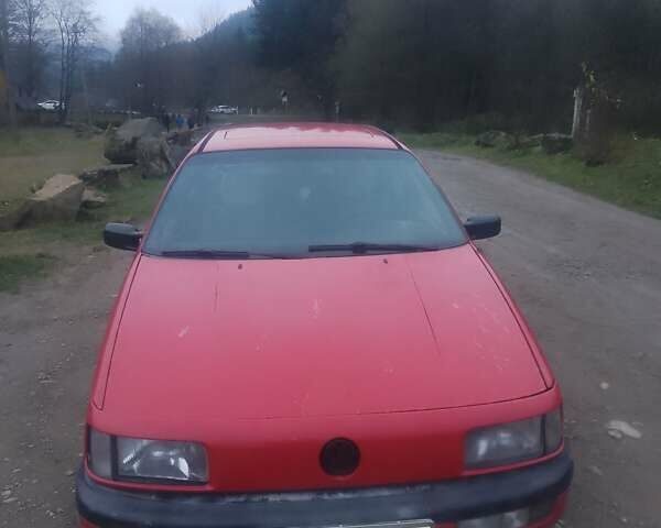 Червоний Фольксваген Пассат, об'ємом двигуна 1.6 л та пробігом 300 тис. км за 1500 $, фото 3 на Automoto.ua