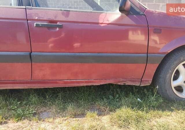 Красный Фольксваген Пассат, объемом двигателя 1.6 л и пробегом 356 тыс. км за 1300 $, фото 7 на Automoto.ua