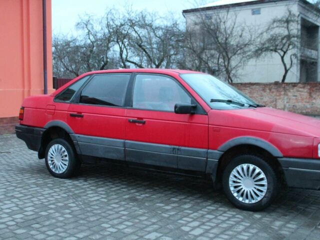 Червоний Фольксваген Пассат, об'ємом двигуна 1.8 л та пробігом 325 тис. км за 1275 $, фото 1 на Automoto.ua