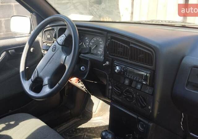 Красный Фольксваген Пассат, объемом двигателя 1.6 л и пробегом 356 тыс. км за 1300 $, фото 6 на Automoto.ua