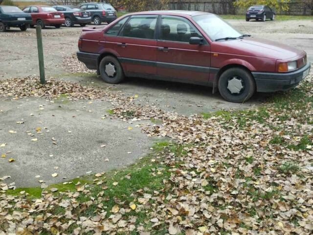 Красный Фольксваген Пассат, объемом двигателя 1 л и пробегом 1 тыс. км за 1550 $, фото 3 на Automoto.ua