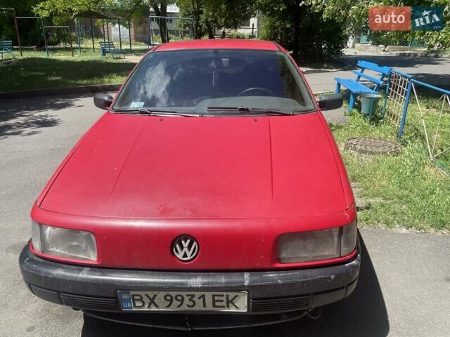 Красный Фольксваген Пассат, объемом двигателя 1.8 л и пробегом 392 тыс. км за 1500 $, фото 1 на Automoto.ua