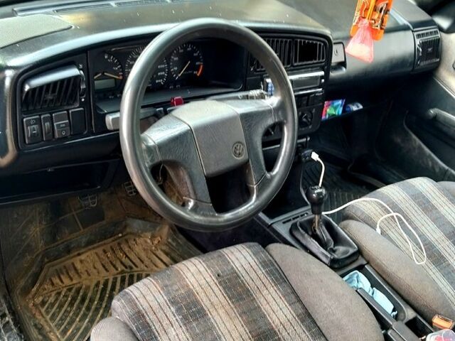 Червоний Фольксваген Пассат, об'ємом двигуна 1.8 л та пробігом 270 тис. км за 900 $, фото 4 на Automoto.ua