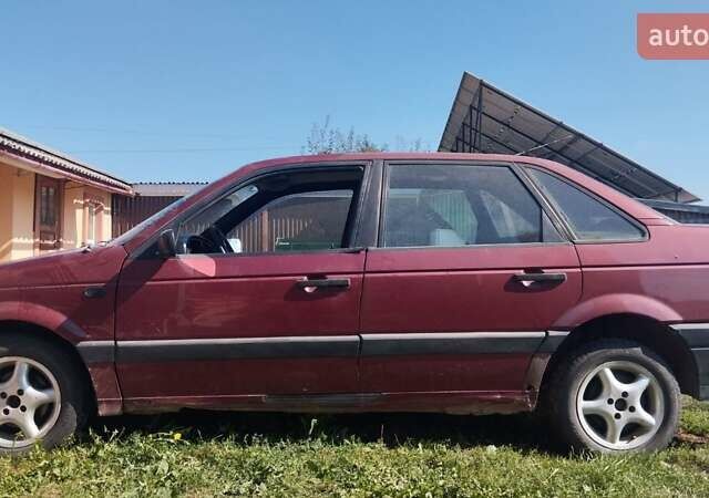 Красный Фольксваген Пассат, объемом двигателя 1.6 л и пробегом 356 тыс. км за 1300 $, фото 5 на Automoto.ua