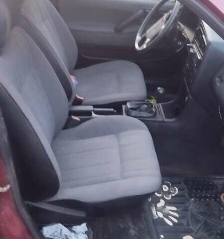 Красный Фольксваген Пассат, объемом двигателя 1.6 л и пробегом 356 тыс. км за 1300 $, фото 9 на Automoto.ua