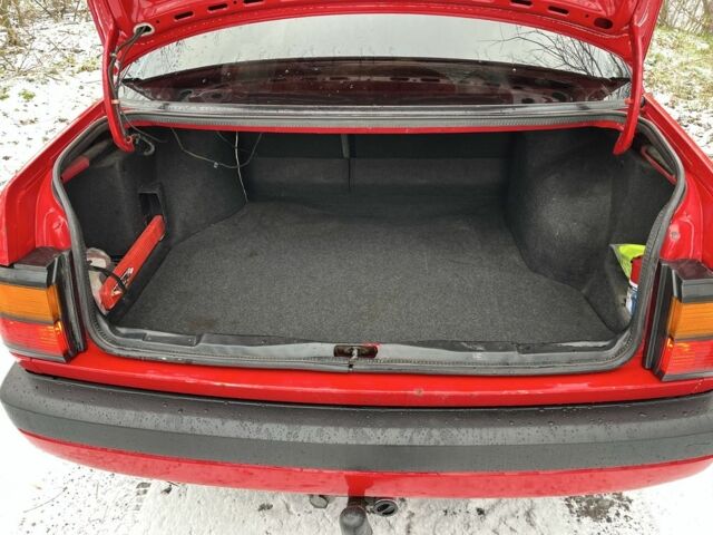 Червоний Фольксваген Пассат, об'ємом двигуна 1.8 л та пробігом 385 тис. км за 2700 $, фото 8 на Automoto.ua