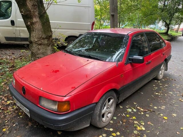 Красный Фольксваген Пассат, объемом двигателя 1.8 л и пробегом 360 тыс. км за 1100 $, фото 3 на Automoto.ua