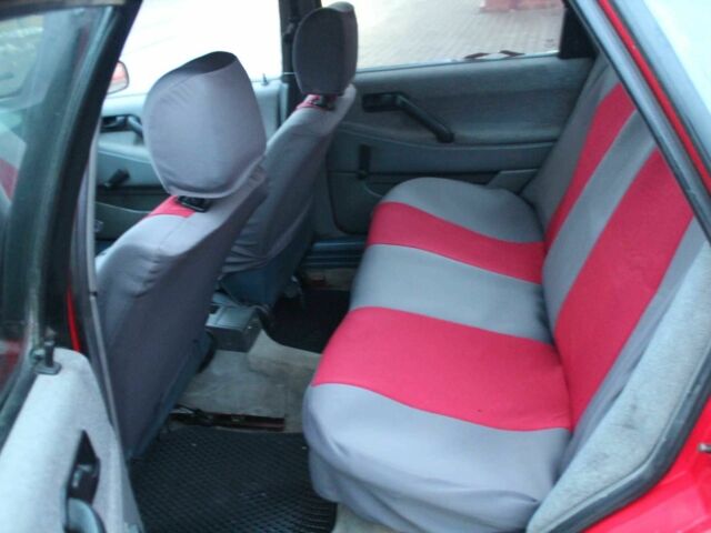 Червоний Фольксваген Пассат, об'ємом двигуна 1.8 л та пробігом 325 тис. км за 1275 $, фото 7 на Automoto.ua