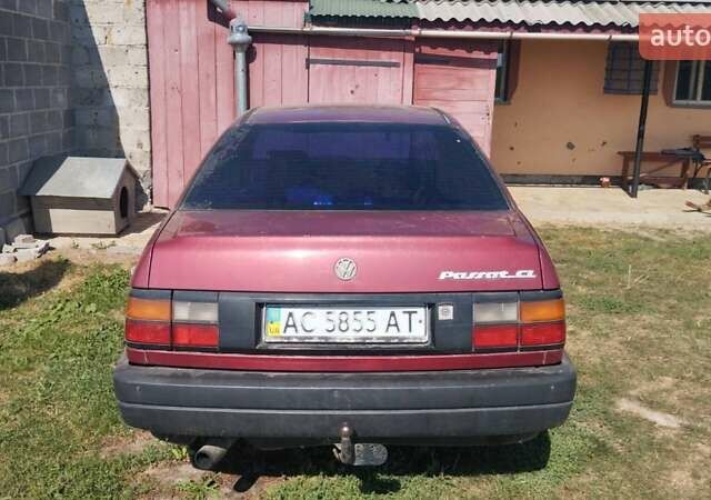 Красный Фольксваген Пассат, объемом двигателя 1.6 л и пробегом 356 тыс. км за 1300 $, фото 4 на Automoto.ua