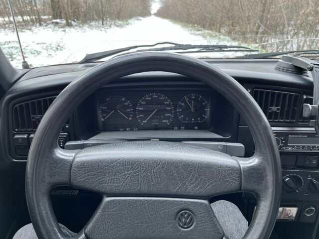 Червоний Фольксваген Пассат, об'ємом двигуна 1.8 л та пробігом 385 тис. км за 2700 $, фото 11 на Automoto.ua