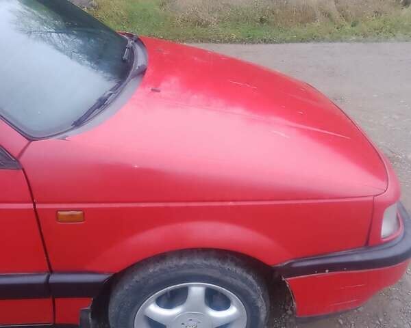 Червоний Фольксваген Пассат, об'ємом двигуна 1.6 л та пробігом 300 тис. км за 1500 $, фото 8 на Automoto.ua