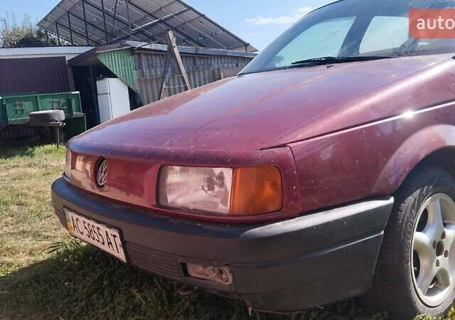 Красный Фольксваген Пассат, объемом двигателя 1.6 л и пробегом 356 тыс. км за 1300 $, фото 12 на Automoto.ua