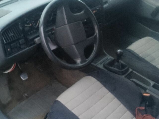 Красный Фольксваген Пассат, объемом двигателя 1.8 л и пробегом 530 тыс. км за 1500 $, фото 5 на Automoto.ua