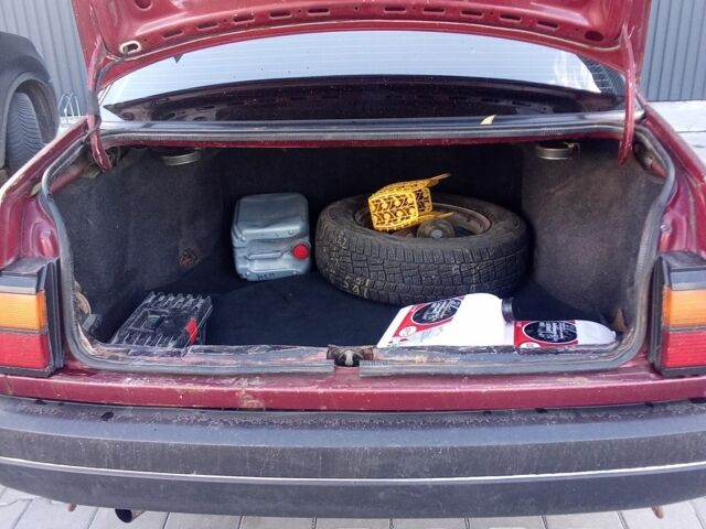 Красный Фольксваген Пассат, объемом двигателя 1.8 л и пробегом 463 тыс. км за 1200 $, фото 6 на Automoto.ua