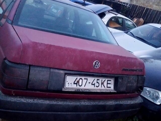 Красный Фольксваген Пассат, объемом двигателя 1.8 л и пробегом 100 тыс. км за 770 $, фото 1 на Automoto.ua